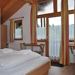 Gaestehaus Pernull 4*