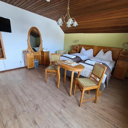 Penzion Gaestehaus Pernull Hermagor-Pressegger See