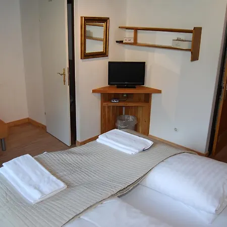 Penzion Gaestehaus Pernull