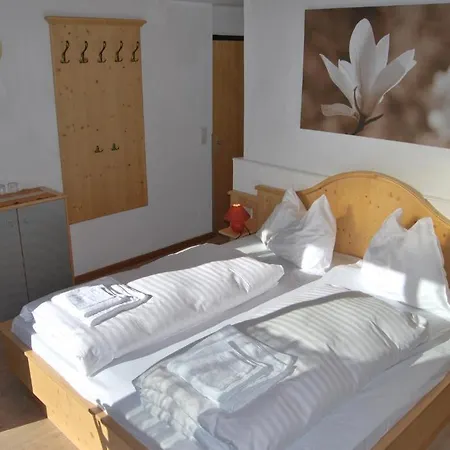 Penzion Gaestehaus Pernull Hermagor-Pressegger See
