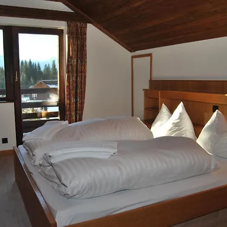 Gaestehaus Pernull 4*