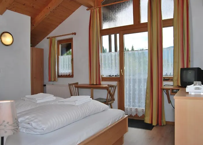 Gaestehaus Pernull 4*